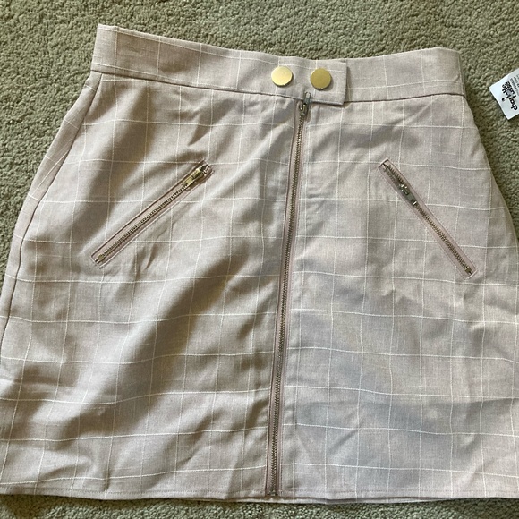 SOLD! Pink plaid mini skirt (NWT) - Picture 1 of 3